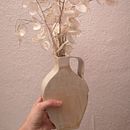 My first ceramic vase. Un progetto di Design di accessori, Artigianato e Ceramica di Ana Sánchez - 14.12.2021