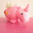 Mi Proyecto del curso: Diseño y creación de amigurumis. Un projet de Artisanat, Conception de jouets, Art textile, DIY, Crochet , et Amigurumi de Diana Herrera - 16.12.2021