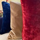 Textile and handmade cushions with embroidery  made in Italy . Projekt z dziedziny Wzornictwo tekst, liów, Design, Projektowanie dodatków, Craft, Projektowanie i w, rób mebli, Zarządzanie portfolio, Portale społecznościowe,  e-commerce, Kreat, wność, SEO, Instagram i Tkanie użytkownika Omar Awada - 22.12.2021