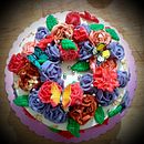 My project in Decorative Buttercream Flowers for Cake Design course. Een project van  Ontwerp y DIY van Jaimie Saberon - 13.12.2021