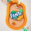 Fanta Twist. Design, Ilustração tradicional, e Papercraft projeto de Helen Friel - 10.01.2022