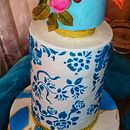 My project in Sugar Flowers for Cake Designs course. Een project van  Ontwerp y DIY van Gosegomang Samson - 13.01.2022