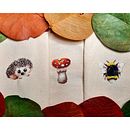 Meu projeto do curso: Bordado em miniatura: crie joias têxteis. Een project van Sieradenontwerp, Borduurwerk y Textielontwerp van Bruna Rodrigues - 13.01.2022