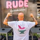 Il mio progetto del corso: Direzione artistica e branding gastronomico. Un proyecto de Diseño, Br, ing e Identidad, Diseño gráfico, Ilustración tradicional, Publicidad, Música, Diseño de complementos, Dirección de arte, Consultoría creativa, Gestión del diseño, Packaging, Serigrafía, Escenografía, Tipografía, Diseño Web, Cop, writing, Redes Sociales, Naming, Lettering, Ilustración vectorial, Señalética, Creatividad, Diseño de carteles, Diseño de logotipos, Estampación y Dibujo de Retrato de Alessandro Ribaldo - 22.01.2022