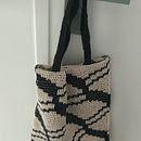 Mon projet du cours : Création de motifs au crochet : trouvez votre style. Design de acessórios, Pattern Design, Tecido, DIY, Crochê, e Design têxtil projeto de Françoise LORISSON - 24.01.2022