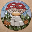 Recycled crockery mosaic. Een project van Craft van Cara Clay - 29.01.2022