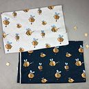 Humelgetummel - Hummeln mit lustigen Accessoires . Traditional illustration, Digital Illustration, Children's Illustration, Arts, Crafts, Sewing, and Fashion Illustration	 project by Anne Stettner - 02.11.2022