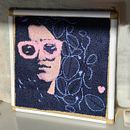 My project in Punch Needle XL Embroidery course. Un proyecto de Bordado, Decoración de interiores, Punch needle y Diseño textil de Astrid Mair - 21.02.2022