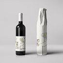 Paisajes embotellados. Design, Art Direction, Graphic Design, Packaging, T, and pograph project by Diego Checa - 03.10.2022