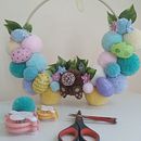 Easter pom pom wreath.. Artesanato projeto de Gabriela Morales - 18.03.2022