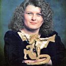 Handmade leather fenders for my rollator. This is my fifth attempt at fenders was finally successful . Desain, Desain Aksesori, Seni, Dan Kerajinan proyek oleh Vanessa Birdsey - 03.24.2022