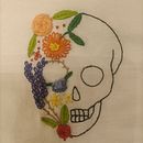 Il mio progetto del corso: Ricamo a mano anatomico e floreale per capi e accessori. Projekt z dziedziny  Haft, Upc, cling, Wzornictwo tekst i liów użytkownika sassi_marta92 - 24.03.2022