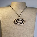 Il mio progetto del corso: medaglione in ottone e resina epossidica Ein Projekt aus dem Bereich Erweiterungsentwicklung, H, werk und Schmuckdesign von Davide Puppio - 01.04.2022