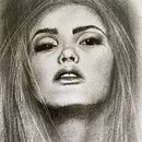 My project for course: Artistic Charcoal Portraiture: Creating Atmosphere. Un proyecto de Ilustración tradicional, Bellas Artes, Dibujo, Dibujo de Retrato, Dibujo realista y Dibujo artístico de Hayley Hladilo - 03.04.2022