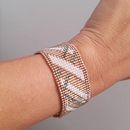 Meu projeto do curso: Design de bijuteria: crie patterns elegantes com miçangas. Accessor, Design, Arts, Crafts, Jewelr, Design, and Fiber Arts project by aline_edwiges - 04.05.2022