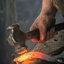 Meu projeto do curso: Escrita criativa para iniciantes: dê vida à sua história (A forja do metal). Projekt z dziedziny Pisanie, Kreat, wność, Stor, telling, Narracja, Kreat i wne pisanie użytkownika Marcelo Nascimento - 01.04.2022