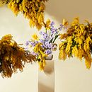Golden Spring Rain | Floral Design . Un proyecto de Diseño, Escenografía, Publicidad y Dirección de arte de Valentina Teinitzer (Studio de Pasquale) - 13.05.2022