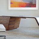 Iconic custom furniture designed and handcrafted to reflect my client's personality and functional requirements.. Un proyecto de Diseño y creación de muebles					 de Paul Jeffrey - 16.05.2022