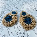 IG: @sambo.ecuador;  Joyería tejida con fibras naturales. Un progetto di Design di accessori, Artigianato, Design di gioielli, Fashion design e Textile Design di María Teresa Vivero - 17.05.2022