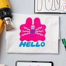 HELLO T-shirt. Un proyecto de Serigrafía, Estampación, Estampación textil y Diseño textil de YUK FUN - 24.05.2022