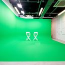 Plató Chroma Space. Un progetto di Motion graphics, Fotografia, Cinema, video e TV, 3D, Animazione, Lighting design, Multimedia, Postproduzione fotografica, Scenografia, Cinema, Video, TV, VFX, Produzione audiovisiva, Animazione 2D, Animazione 3D, Illuminazione fotografica, Videogiochi, Fotografia digitale, Video editing, Produzione audiovisiva, Postproduzione audiovisiva e Fotografia pubblicitaria di AVisual STUDIOS - 27.05.2022
