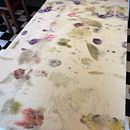 Mantel. Un proyecto de Bellas Artes, Estampación, Ilustración botánica, Teñido Textil, Diseño floral, vegetal e Ilustración de moda					 de Lourdes Almeida - 03.06.2022
