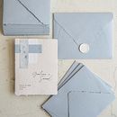 Positano Wedding Stationery. Un proyecto de Papercraft, Diseño de papelería				, Upc y cling de Sonia Carta Muriel - 07.06.2022