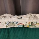 My project for course: Basic Embroidery Techniques: Stitches, Compositions, and Color Ranges. Un progetto di Design di accessori, Costume design, Ricamo, Teoria del colore e Textile Design di Veselina Filipova - 12.06.2022