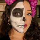 Mi proyecto del curso: Introducción a las técnicas profesionales de maquillaje. Un proyecto de Cine, vídeo, televisión, Dirección de arte, Diseño de moda y Fotografía de moda de Marlene Estefanía Aranda Morales - 11.02.2022