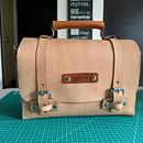 Mi proyecto del curso: Lonchera . Design, Design accesoriu, Arte și meșteșuguri și Coasere de Carlos Bueno - 06.13.2022