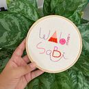 Meu projeto do curso: Técnicas avançadas para bordado de letras com tecidos coloridos. Un progetto di Illustrazione tradizionale, Lettering, Ricamo e Textile Design di Bruna Pontieri - 25.06.2022