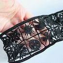 Jours de Cilaos lace headpiece. Un proyecto de Bordado, Artesanía y Diseño de vestuario de Claire de Waard - 27.06.2022
