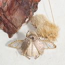 Embroidered beetles. Un proyecto de Artesanía, Bordado, Diseño de complementos, Diseño de jo y as de Claire de Waard - 27.06.2022