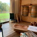 bar rustico dentro de un espacio de negocios. Un progetto di Design di Leyla Samara Andrades Meier - 29.06.2022