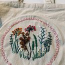 Projet dans le cadre du cours: broderie en relief . % dre_isabelle_sideleau tarafından hazırlanan Sanat ve El Sanatları, Ve Nakış projesi - 07.03.2022