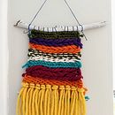Meu projeto do curso: Introdução à tapeçaria em tear manual. Un progetto di Design di accessori, Interior Design, Fiber Art, Tessitura e Textile Design di Raíssa Mitidieri - 05.07.2022