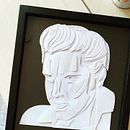 My project for course: 3D Portraits with Paper Layers - Elvis Presley. Un projet de Artisanat, Beaux Arts , et Papercraft de kathrynkozody - 05.07.2022