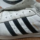 Meu projeto do curso: Restauração e customização de tênis. Un proyecto de Pintura acrílica, DIY y Artesanía de Afonso Junior - 07.07.2022