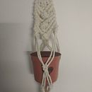 Mi proyecto del curso: Diseño de accesorios fue un portamacetas en macramé. Accessor, Design, Arts, Crafts, Decoration, Fiber Arts, Macramé, and Textile Design project by adrianafederico - 07.15.2022