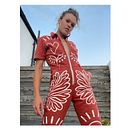 My project for course: Introduction to Hand-Painting on Clothing. Un projet de Artisanat, Peinture, DIY, Upc, cling , et Design textile de Amy Isles Freeman - 14.07.2022
