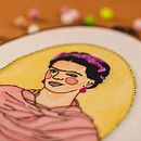 Mi proyecto del curso: Creación de retratos bordados en acuarela. Un progetto di Pittura, Pittura ad acquerello, Ricamo e Textile Design di Lisbeth Farfán Chávez - 05.08.2022