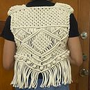 Mi proyecto del curso: Macramé: crea prendas de ropa únicas. Un proyecto de Diseño de complementos, Artesanía, Tejido, Macramé y Diseño textil de Yessica Giraldo Vallejo - 09.08.2022