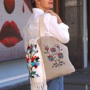 Linen tote bag for embroidery. Een project van Craft, Borduurwerk,  Ontwerp y Ontwerp van accessoires van Olga Narbut - 14.08.2022