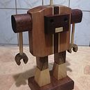 Mi proyecto del curso: Carpintería lúdica: crea art toys de madera. Un proyecto de Diseño de personajes, Escultura, Diseño de juguetes, Art to y Carpintería de Carlos Umaña - 16.09.2022