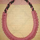 Mi proyecto del curso: Iniciación a la bisutería con cordón: fabrica tus propios collares. Un progetto di Artigianato, Design di gioielli, Macramè e Textile Design di ojosdeperroazul1973 - 14.09.2022