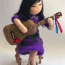 Violeta Parra. Un progetto di Artigianato, Design di giocattoli, Needle felting e Textile Design di Eva Gajate Sánchez - 28.11.2022