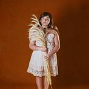 Retrato -  Camponesa Trigo. Photograph, Art Direction, Creativit, Portrait Photograph, Photographic Lighting, Studio Photograph, Portfolio Development, Digital Photograph, and Fine-Art Photograph project by Barbara Croti - 09.18.2022