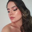 Mi proyecto del curso: Maquillaje profesional para sesiones de fotos. Un proyecto de Cine, vídeo, televisión, Dirección de arte, Diseño de moda, Fotografía de moda y Fotografía de retrato de Massiel Ziomara Rico Villalba - 27.09.2022