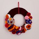 Mi proyecto del curso: Diseño y creación de pompones. Un proyecto de Artesanía, Decoración de interiores, DIY y Diseño textil de Monserrat Trujillo - 28.09.2022