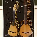 Mahoney’s ukeleles. Un proyecto de Diseño, Fotografía, Bordado y Papercraft de Sandra Peers - 30.09.2022